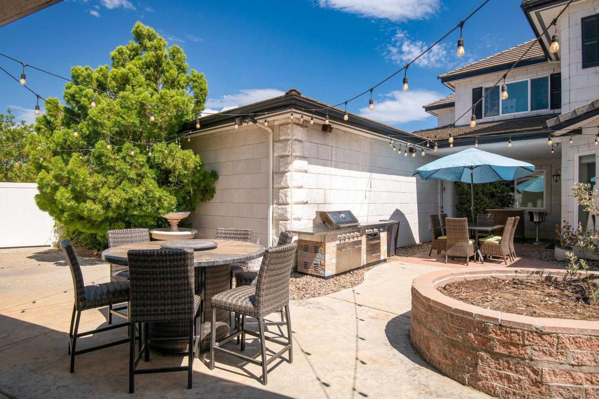Grand Contento By Avantstay Extraordinary Estate W Pool Hot Tub Movie Room 테메큘라 외부 사진